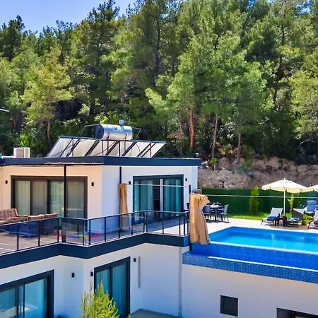 Kalkanda Merkeze Yakin Ayaz Villa *