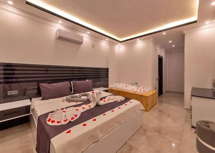 Kalkanda Merkeze Yakin Ayaz * Kaş